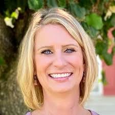 Lauren Hendren's Instagram, Twitter & Facebook