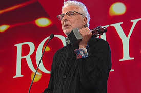August 1974 in wien, geborene lorenz) ist eine österreichische journalistin und fernsehmoderatorin. Eklat Bei Romy Gala Als Witz Gemeint Wien Orf At