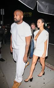 Bianca Censori Big Boob Cleavage