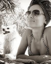 Donna Gee's Instagram, Twitter & Facebook