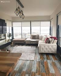 Salon Degil Balkon Ankara Dan Sicacik Bir Dekor Ev Gezmesi 2020 Minimalist Oturma Odalari Oturma Odasi Takimlari Dekor