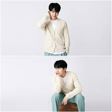 He made his debut on june 5, 2004, with the studio album the dream of a moth. M3k1nhho1enjzm
