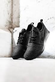 Nike Flyknit Roshe Run Nm Black Anthracite Dark Grey Eu Kicks Sneaker Magazine Nike Free Shoes Nike Shoes Cheap Running Shoes Nike