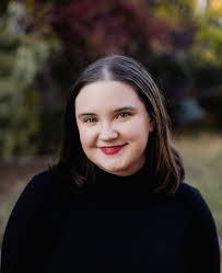 Jackie Crum's Instagram, Twitter & Facebook