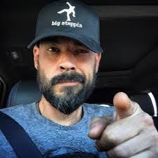 Kari Coffey's Instagram, Twitter & Facebook