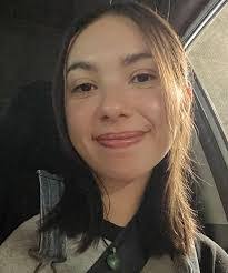 Isabelle Block's Instagram, Twitter & Facebook