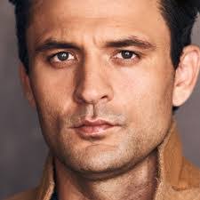 Evan Kyle's Instagram, Twitter & Facebook