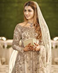 Valima Bride Pakistani Wedding Hairstyles Pakistani Bridal Dresses Couture Wedding Gowns