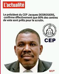 Depatman Nip/Fondènèg Staf pwojektè Onore komisè Muscadin pou travay la fè  a nan mitan mache Fondènèg la.