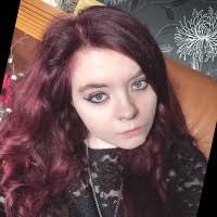 Holly Perrin's Instagram, Twitter & Facebook