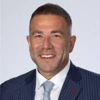 Luis Versalles's Instagram, Twitter & Facebook