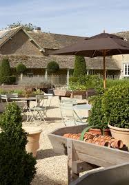 Daylesford Organic Kingham England Daylesford Courtyard Cafe Patio