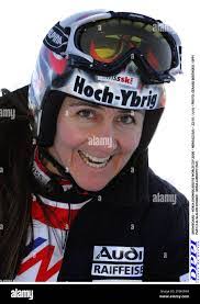 Julianne Bray's Instagram, Twitter & Facebook