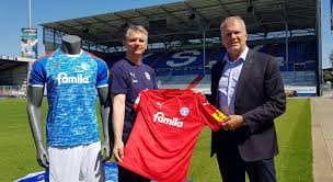 Trikots von a bis z. Die Neue Storchekluft 2020 21 Jetzt Erhaltlich Kieler Sportvereinigung Holstein Von 1900 E V