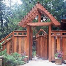 Pergola Gartentor 12 Ideen Fur Sichtschutz Und Gemutlichkeit Gartentor Gartengestaltung Gartenportal