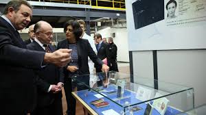 Flers En Escrebieux A L Imprimerie Nationale La Ou Sont Fabriquees Nos Identites