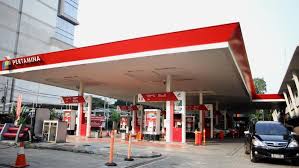 Tidak merokok, jujur, loyal, dinamis, berjiwa muda, bersedia kerja di hari libur umum. Viral Gaji Petugas Kebersihan Pertamina Rp 13 Juta Manajemen Hoax