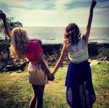 Martina Stoessel And Mercedes Lambre Fotos De Martina Stoessel Martina Stoessel Parejas De Famosos