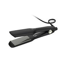 Using advanced ceramic heat technology, these wide plate straighteners are an impressive two inches across, making it easy to glide through thick, long or curly hair. Ghd Classic Styler Bluemercury