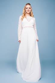 Brautkleid im prinzessinnen look ginas sposa braut und. Brautkleid Hochgeschlossen In Paisleyspitze Moderner Boho Traum