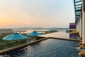 Fancy a good night's sleep after a tiring day? Skybar Bar Restaurant Sits Beside The Infinity Pool And Offers An Elegant Dining Experience With Views Of Puteri Har Johor Dining Experiences Elegant Dining