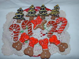 Dog Christmas Cookies With Fido S Frosting Royal Icing For Dogs And Colored Sesame Seed De Christmas Dog Treats Homemade Dog Treats Healthy Dog Treats Homemade