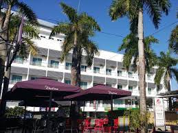 We help you find the best boutique hotels in pantai cenang. Cenang Plaza Beach Hotel Langkawi Ab 15 Agoda Com