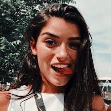 Pin By Hawwaarsiwala On Dixie D Amelio In 2020 Dixie Charlie Video Famous Girls