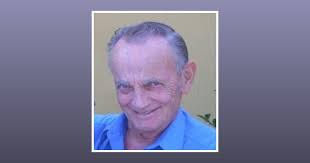 Robert Hoar's Instagram, Twitter & Facebook