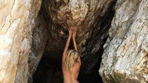 Ο χρόνος για σένα κούκλα μου ακόμα Nansy Paradeisanoy Topless Sthn Karpa8o H Dhmosiografos Toy Alpha Fwto Agriniotimes Gr