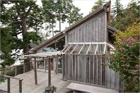 We have been serving families for over 25 years with clean and comfortable cottages on salt spring in the gulf islands. A Modern Cabin On Salt Spring Island Modern Cabin Modern Pergola Modern Cottage