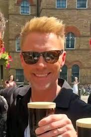 YES King Tuts I am in you!! I love this venue and have so many fond  memories from playing here over the years. It's BRIT Awards week for War  Child UK! Doors