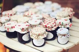 Tash Paul Mariages Cools Mariage Queen For A Day Blog Mariage Petit Pot De Confiture Mariage Bonbonniere