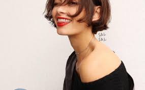 Retrouvez toutes les idées et inspirations pour trouver la coupe, la coloration qui va le mieux à vos cheveux. 1001 Variantes Du Carre Court Femme Pour Un Look Tendance