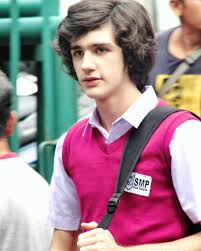 Untuk para pemain atau aktor yang bermain sudah sangat terkenal didunia anak muda. Fakta Unik Emilio Gino Cortizo Lengkap Umur Dan Agama Cowok Ganteng Pemain Dari Jendel