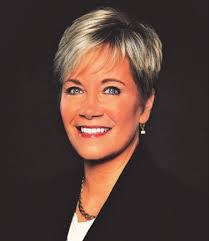 Elaine Wick's Instagram, Twitter & Facebook