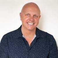 2100+ perfiles de «Sanner»