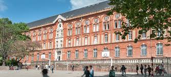 « enracinés en chacun, riches et variés sont les talents. Les Internats A Toulouse