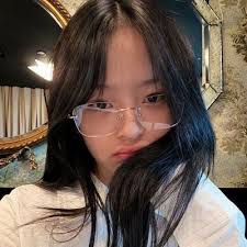 nana 💘 retweets only (@lovelyromaa)