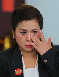 CỨU CHỒNG TÔI, CỨU TRUNG NGUYÊN...!"