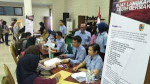 Temukan lowongan kerja kurir sopir driver terbaru untuk loker lazada, jne, sicepat, anteraja, j&t, shopee express, dll. Transmart Jember Buka Loker Di Pendopo Untuk Hindari Pungli Suara Media Nasional