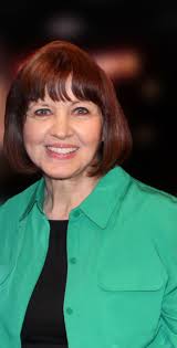 Diane Loren's Instagram, Twitter & Facebook