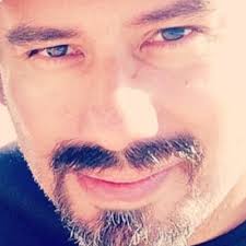 Dean Yager (@HeyDeanYager)