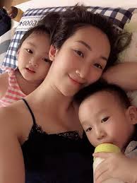 Lều Phương Anh đính chính tin đồn 3 con với 3 chồng, tuyên bố: Đụng tới con  là không được