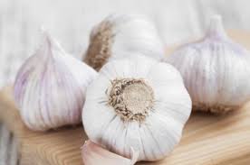 Bawang putih lanang juga dapat menjadi ekspetoran atau pencair dahak, cocok digunakan untuk anda yang. Coba Coba Minum Air Rendaman Bawang Putih Pria Ini Malah Dapatkan Manfaat Menakjubkan Semua Halaman Bolastylo Bolasport Com