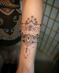 Like The Bottom Half Of This Tattoo Cuff Tattoo Tattoos Tribal Armband Tattoo