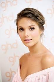 Eliza Cullen's Instagram, Twitter & Facebook