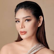 Candice Dublin's Instagram, Twitter & Facebook