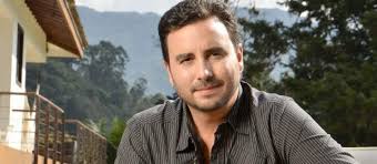 Está confirmada la llegada de tulio zuluaga a teleantioquia, para presentar y dirigir el programa que desde abril remplazará a el hombre de la casa, en la franja del mediodía. Tulio Es Un Todero Apasionado