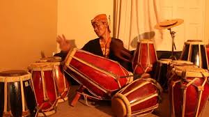 Makin banyak grup rebana muncul dan sedikit yang diundang untuk menghidupkan suatu acara. Seni Budaya Kelas 8 Teknik Bermain Alat Musik Tradisional Quiz Quizizz